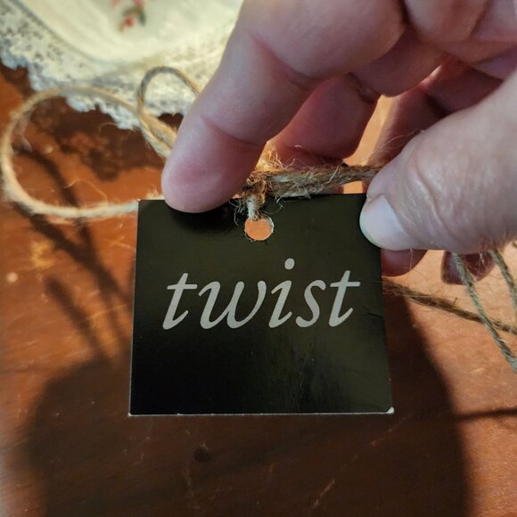 Handmade Vintage Linen Napkins Set Of 12 With Embroidered Floral Detail & Lace T - Picture 12 of 15